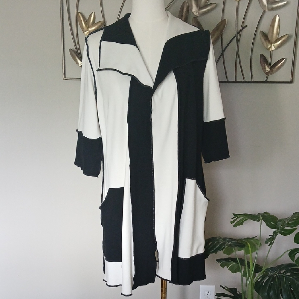 Black and White Colorblock Jacket - CARINE